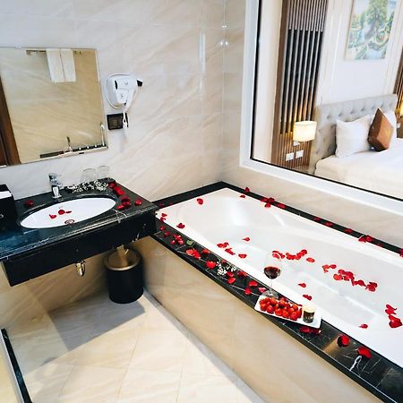 Manh Quan Luxury Hotel Vinh Yen Esterno foto