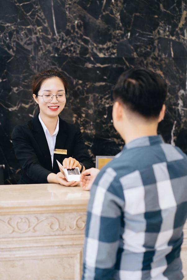 Manh Quan Luxury Hotel Vinh Yen Esterno foto